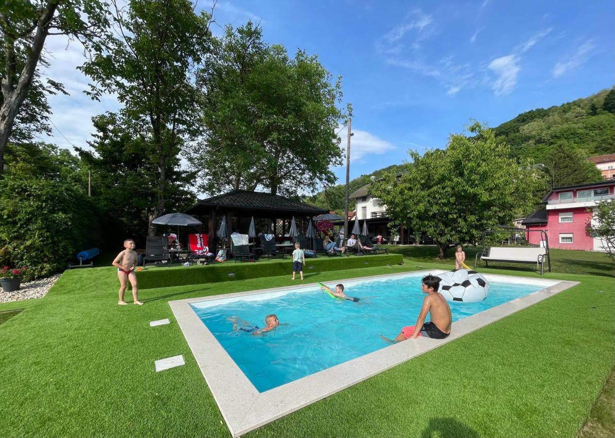 Gec Hotel Zaprešić Buitenkant foto