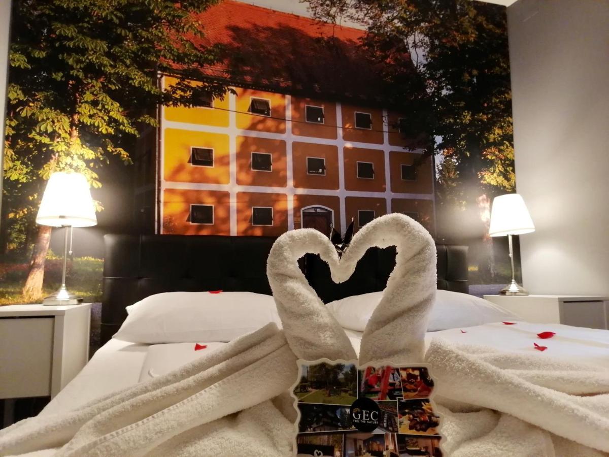 Gec Hotel Zaprešić Buitenkant foto