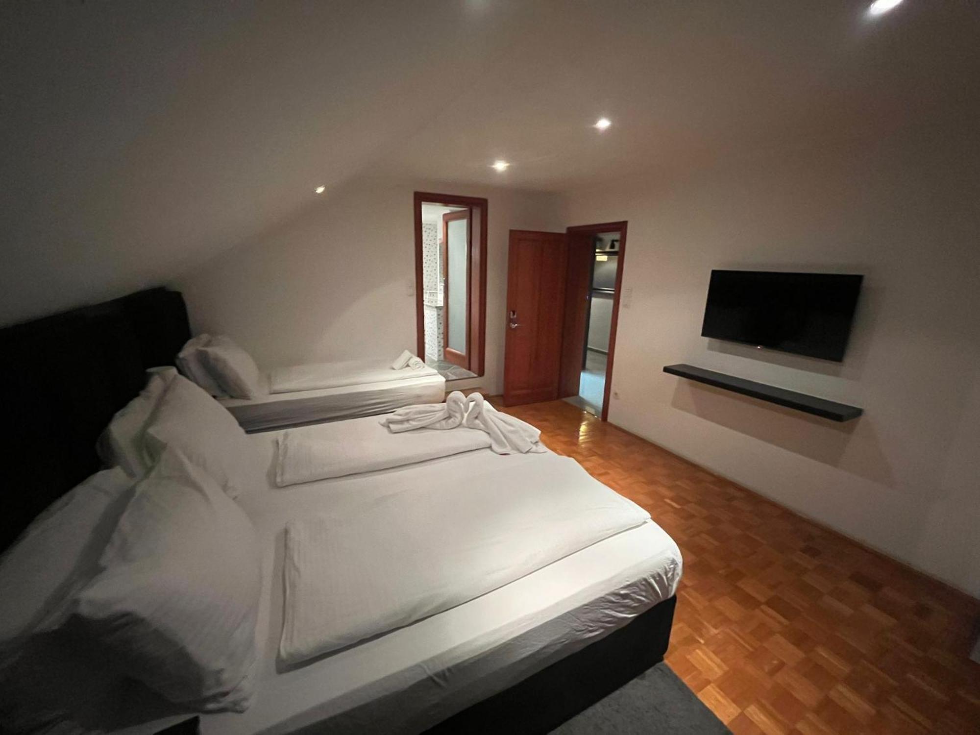 Gec Hotel Zaprešić Buitenkant foto