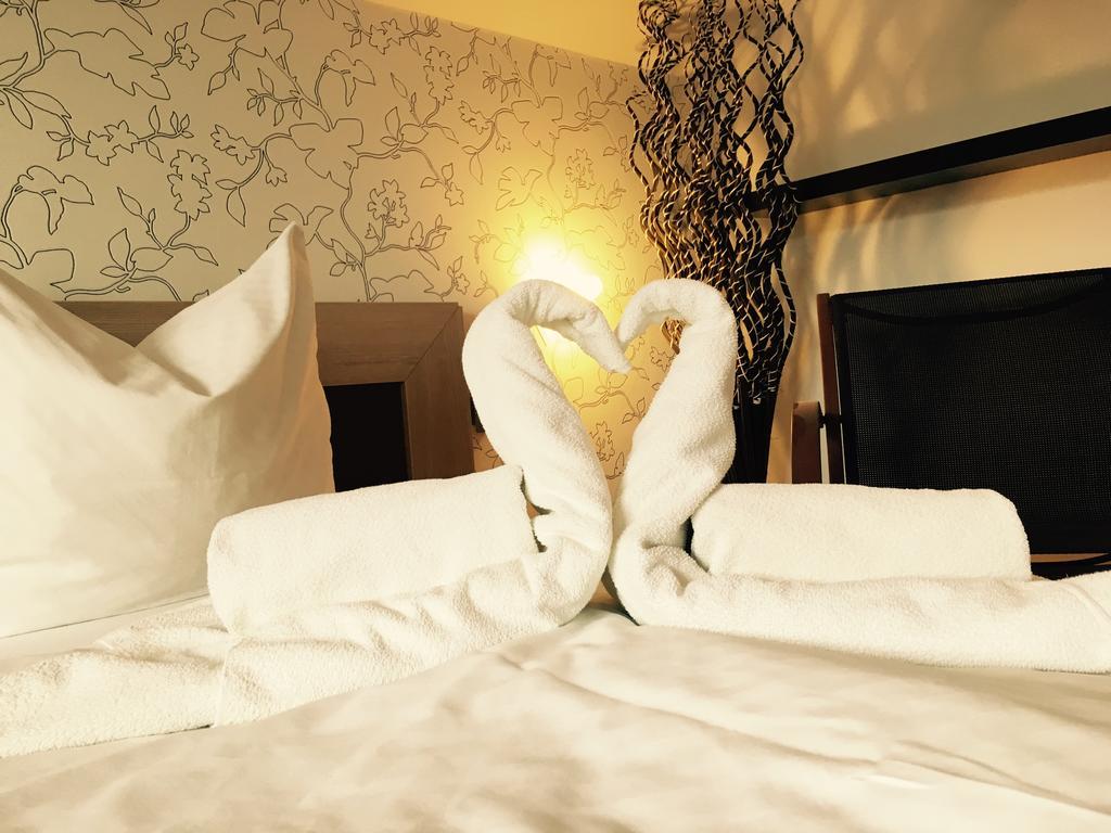 Gec Hotel Zaprešić Buitenkant foto