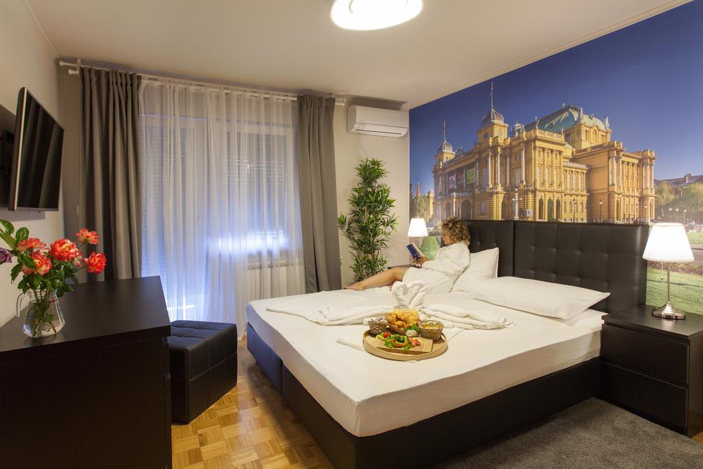 Gec Hotel Zaprešić Buitenkant foto